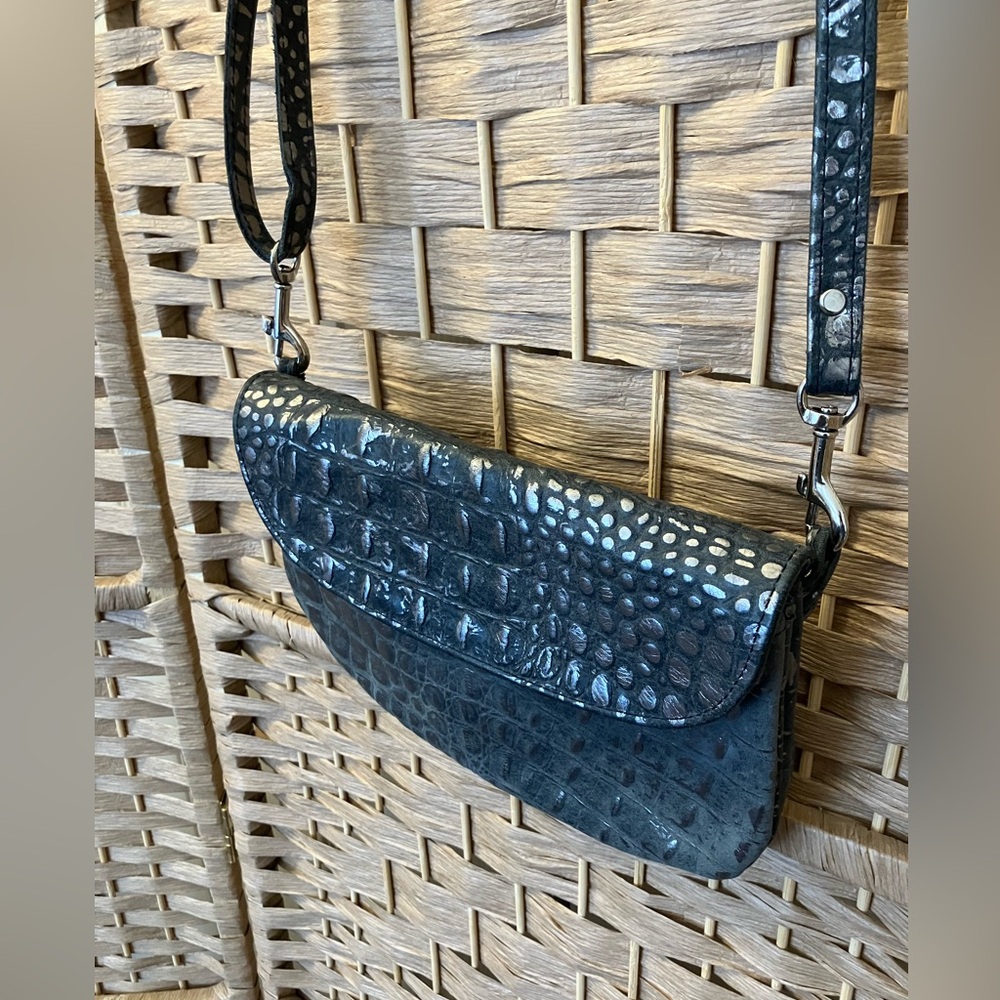 Handmade Alligator-Style Leather Crossbody - Picture 3 of 7